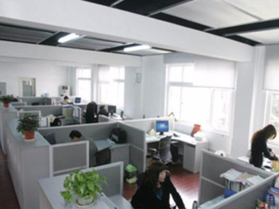 大面積的廠(chǎng)房倉(cāng)庫(kù)